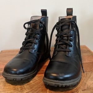 Bogs Women's  Waterproof Leather Boots size 8.5